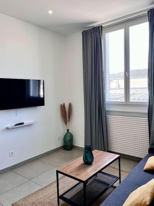 Apartmán Le Pressense 2 Vénissieux Exteriér fotografie