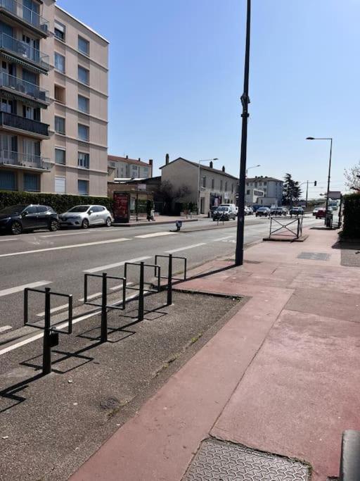 Apartmán Le Pressense 2 Vénissieux Exteriér fotografie