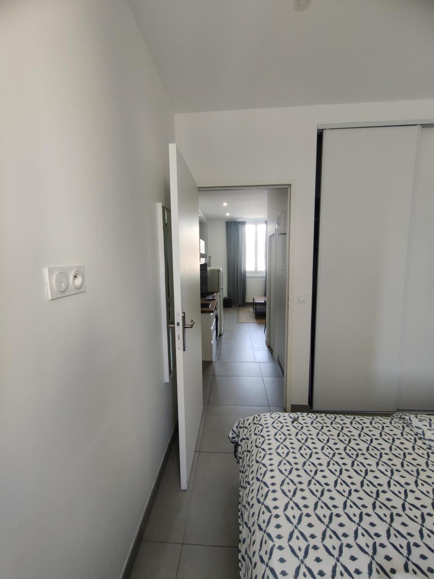 Apartmán Le Pressense 2 Vénissieux Exteriér fotografie