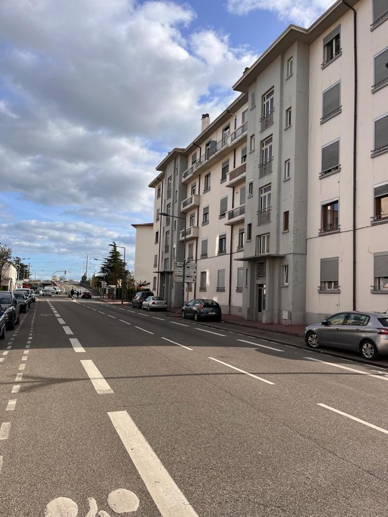 Apartmán Le Pressense 2 Vénissieux Exteriér fotografie